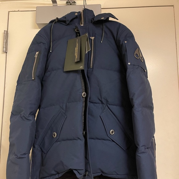 Moose Knuckles Other - Moose knuckle coat lg slim fit